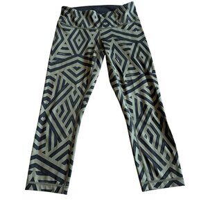 Lululemon Cropped Capri Length Leggings Chevron Shuffle Green Black Size 6 Women